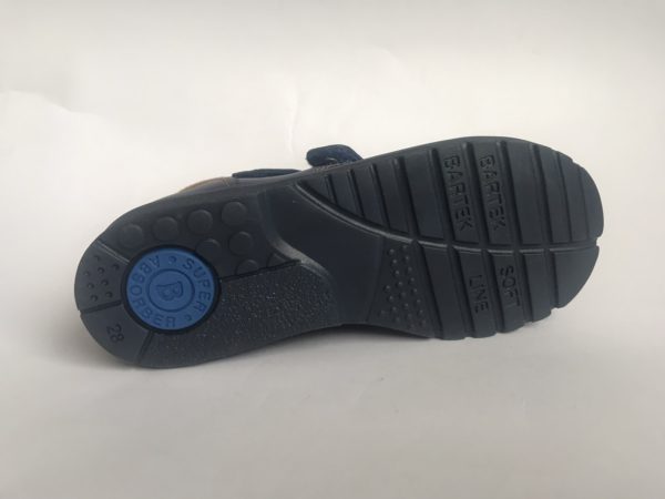Ортопедичне взуття Bartek 84802/10P темна підошва